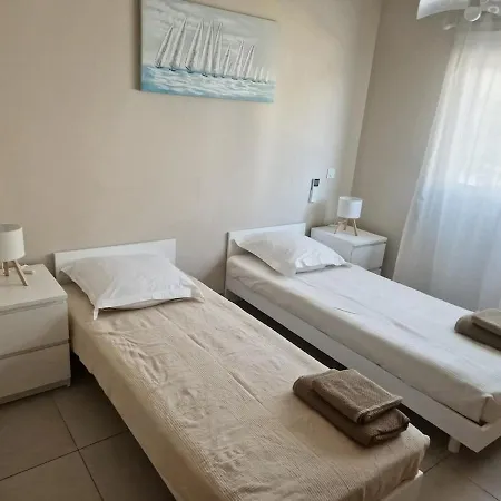 Appartement T4 De Standing Proche Climatise Terrasse Et Garage